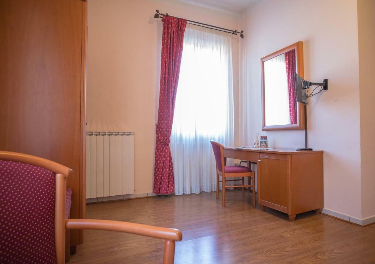 Locanda Il Giullare Pellegrino Santa Maria Degli Angeli  Bagian luar foto
